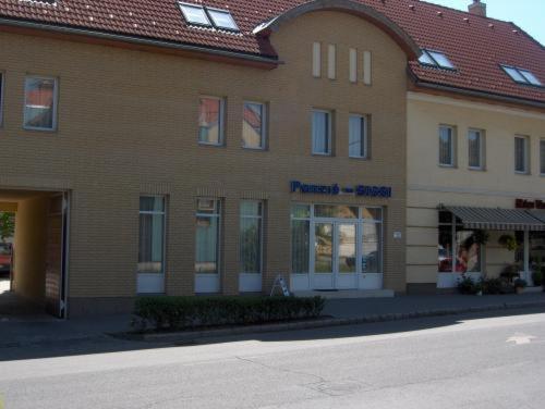 Panzio Sissi Hotel Gödöllő Екстериор снимка
