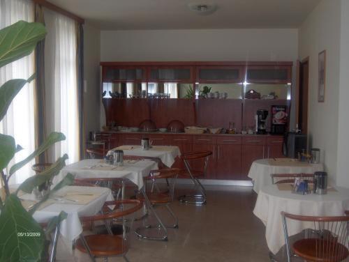Panzio Sissi Hotel Gödöllő Екстериор снимка