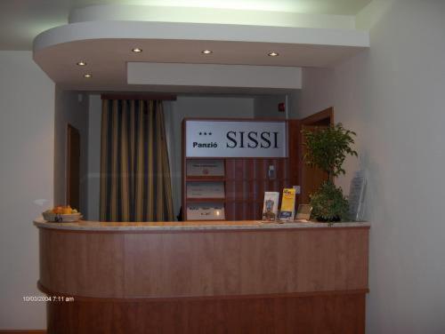Panzio Sissi Hotel Gödöllő Екстериор снимка